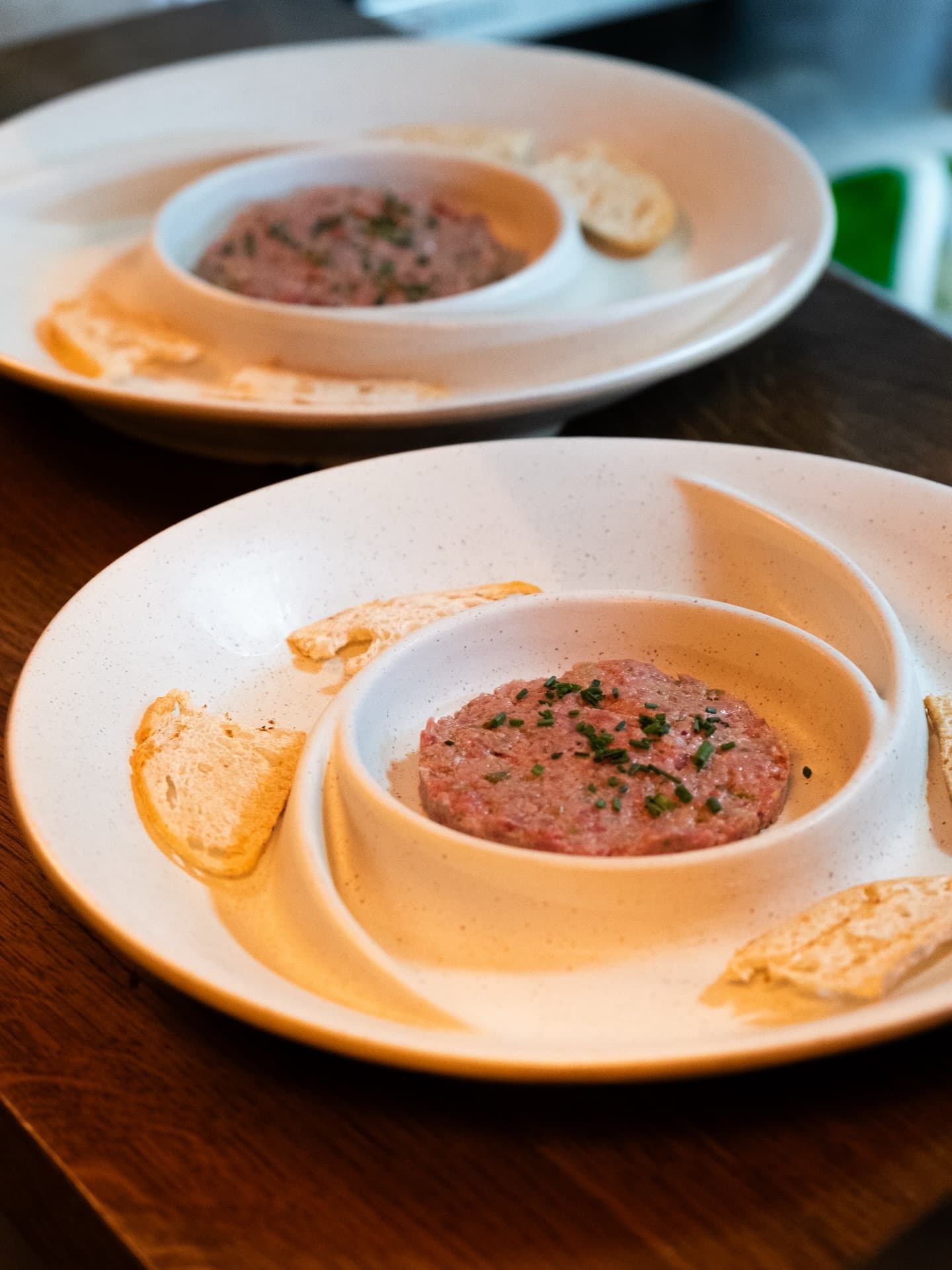 Steak tartare con pan crujiente